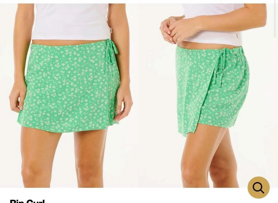 Featured image for Jupe-short verte à fleurs