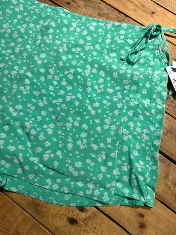 Image for Jupe-short verte à fleurs