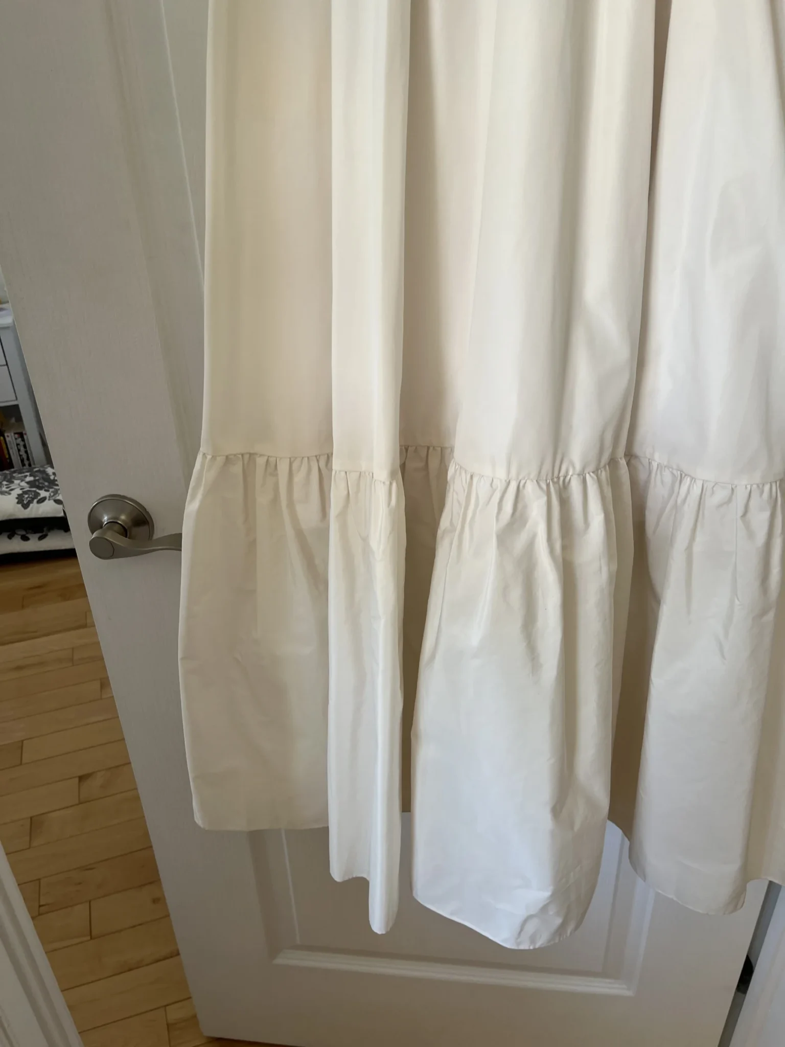 Image for Tanya Tailor white dress with ruffles size 4 model Amy