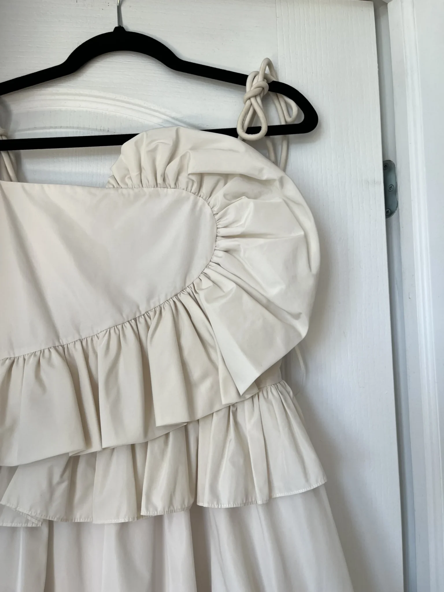 Image for Tanya Tailor white dress with ruffles size 4 model Amy
