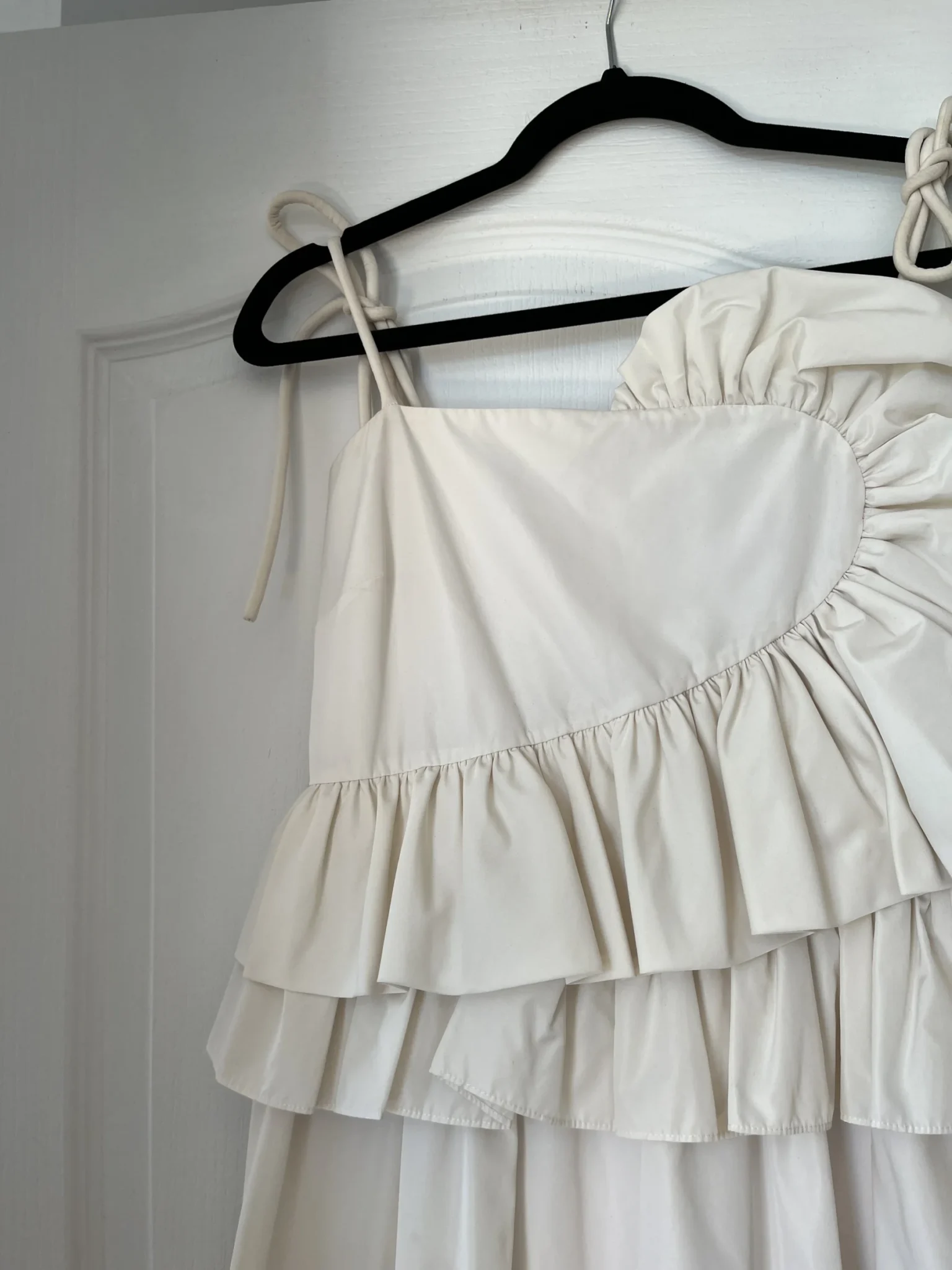 Image for Tanya Tailor white dress with ruffles size 4 model Amy