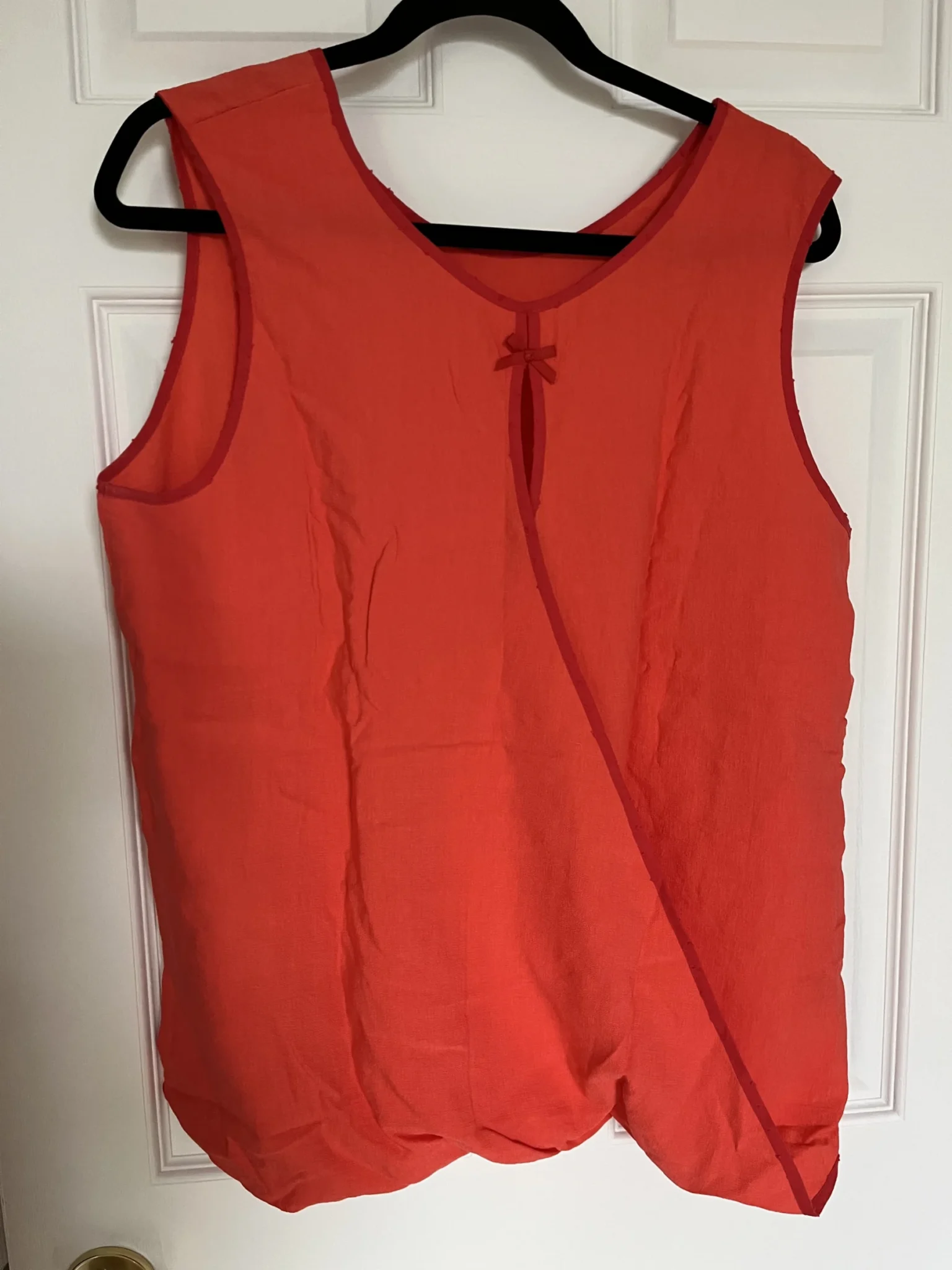 Featured image for Blouse sans manches Kollantai