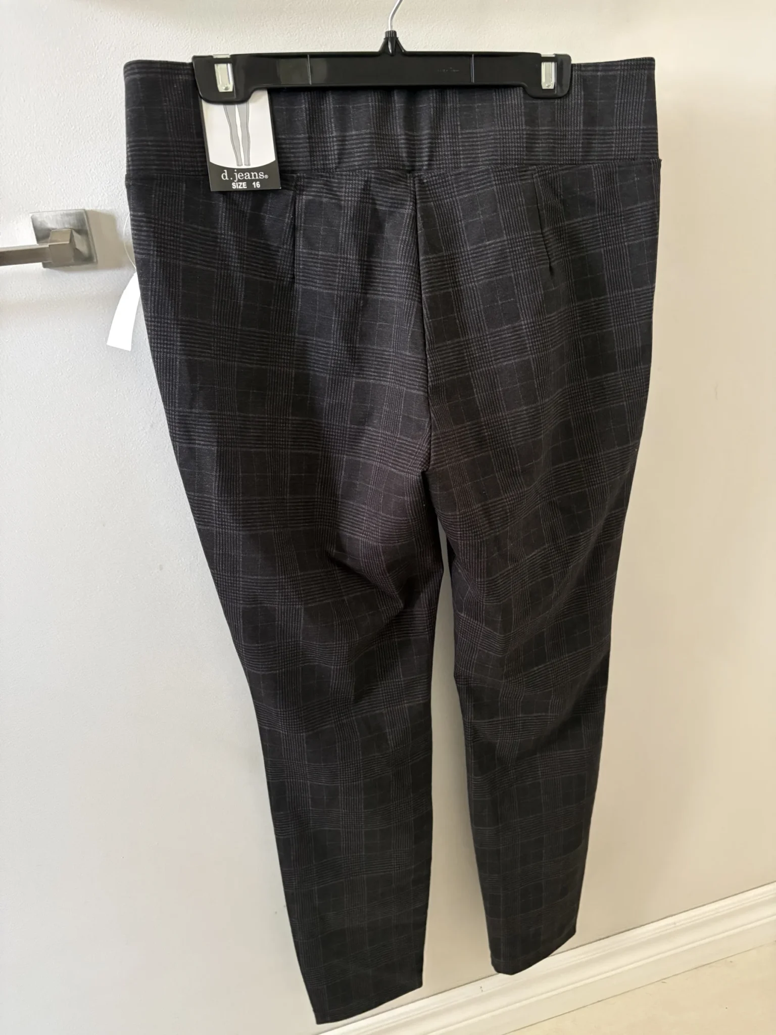 Image for Pantalon propre à carreaux femme