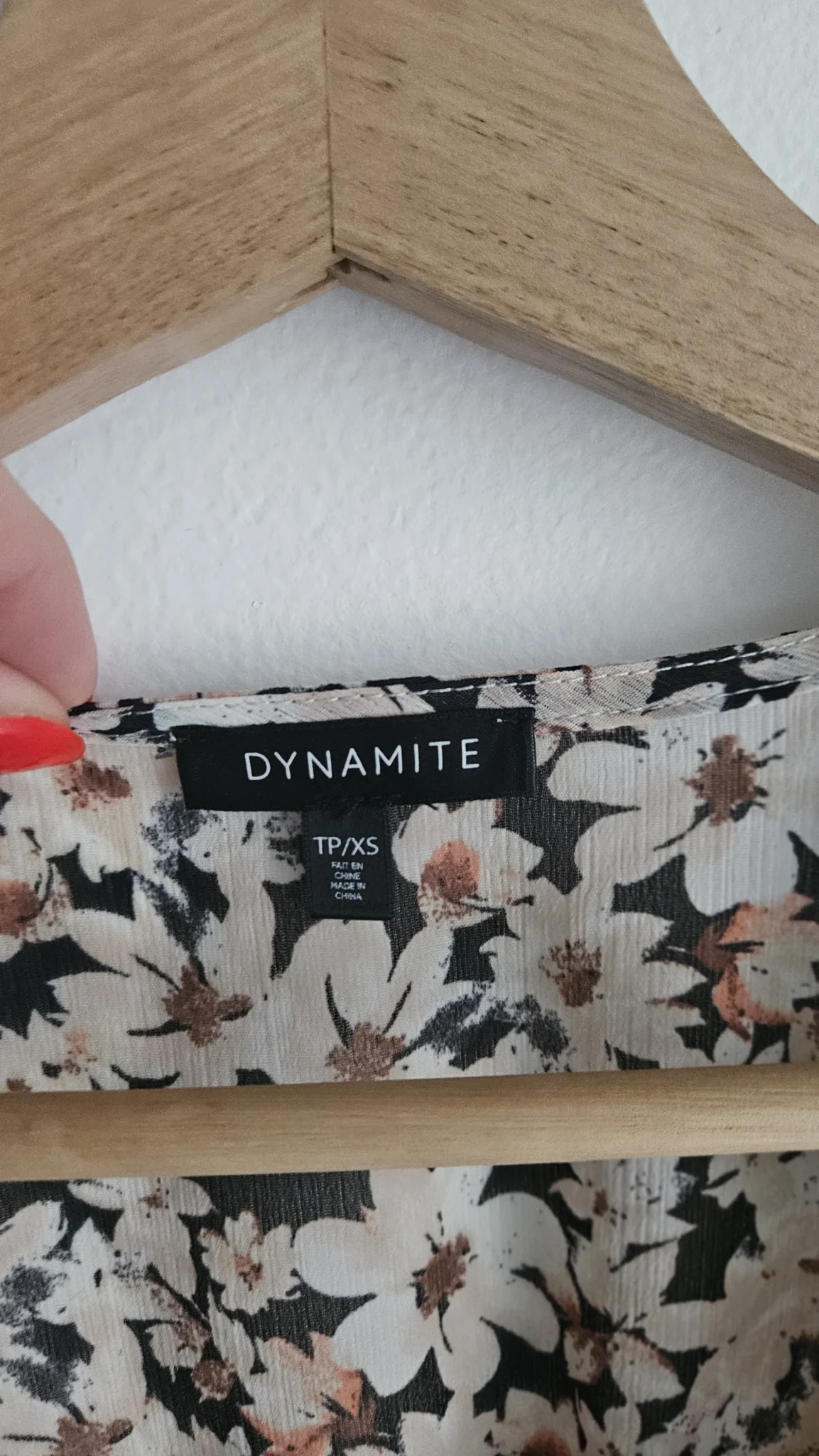 Image for 🌷Floral wrap-around blouse