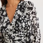 Thumbnail for 🌷Floral wrap-around blouse