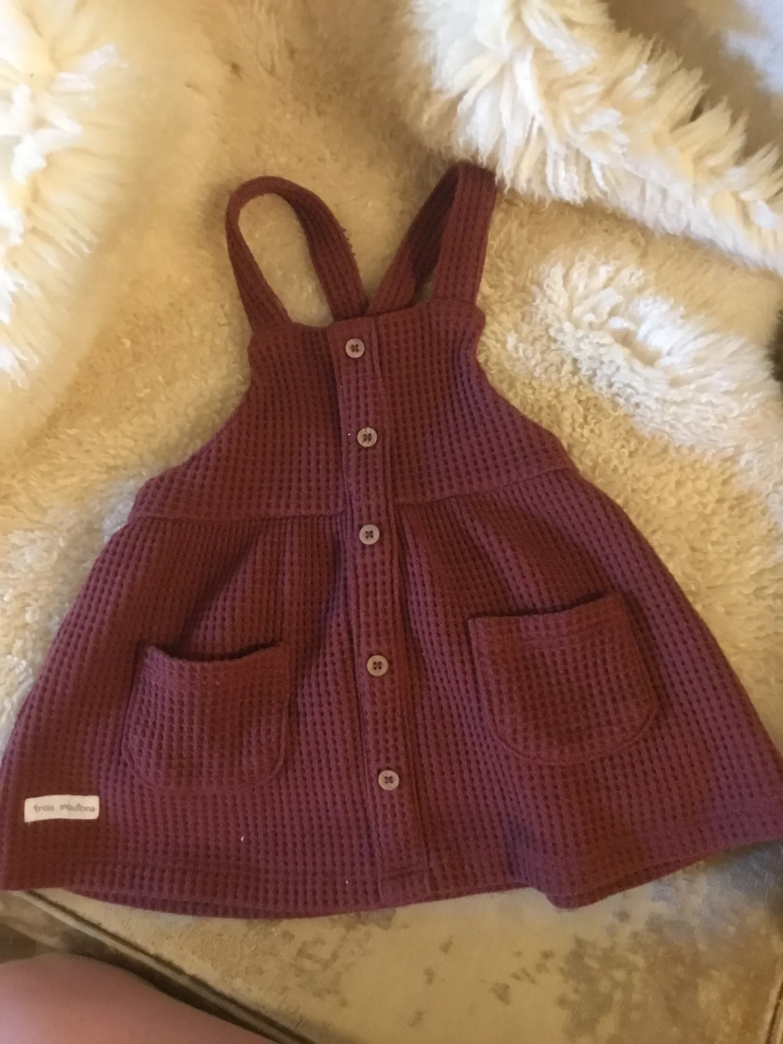 Featured image for Robe salopette 3 moutons, 9 mois
