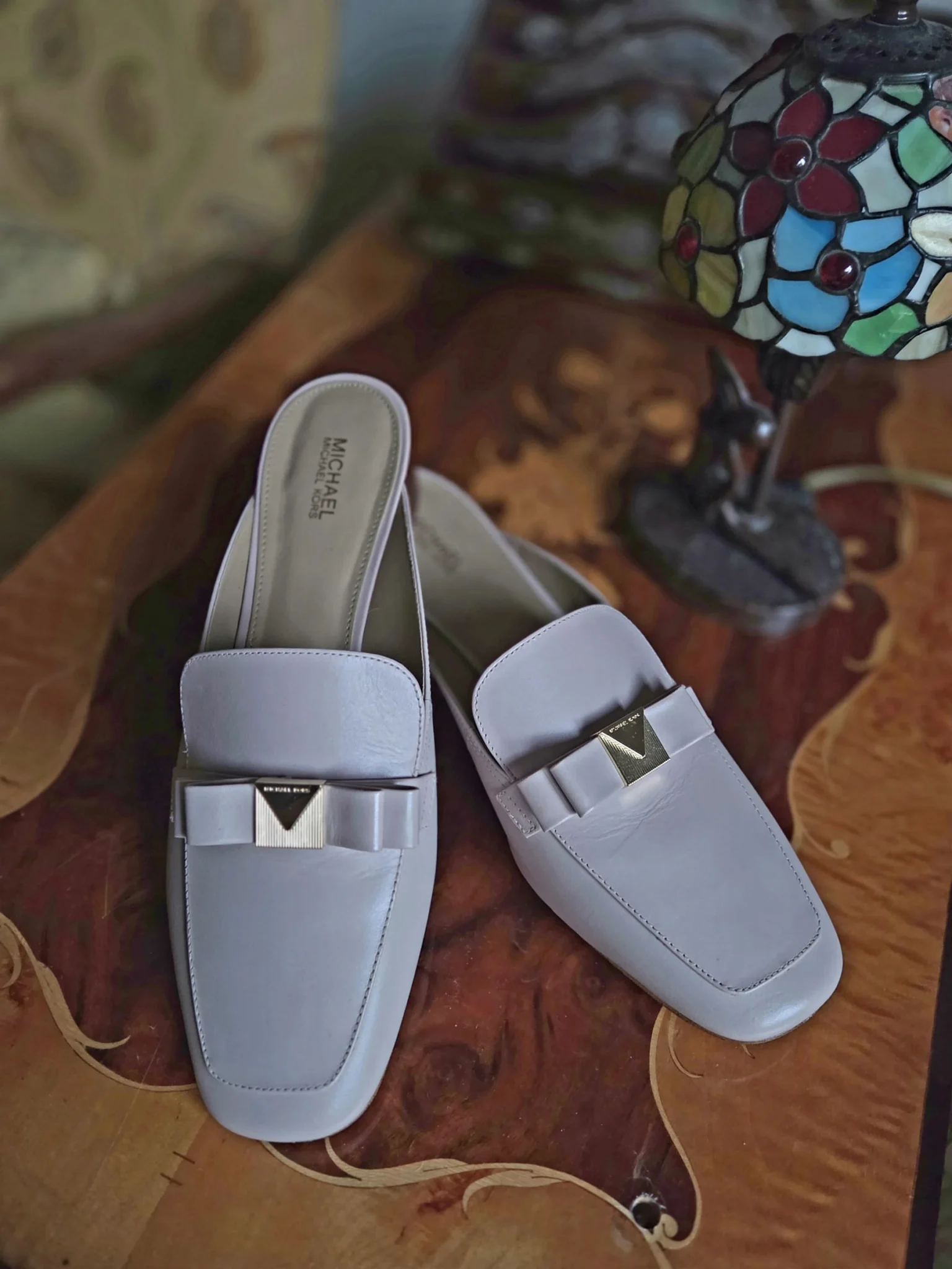 Featured image for Superbes Mules roses en cuir Michael Kors