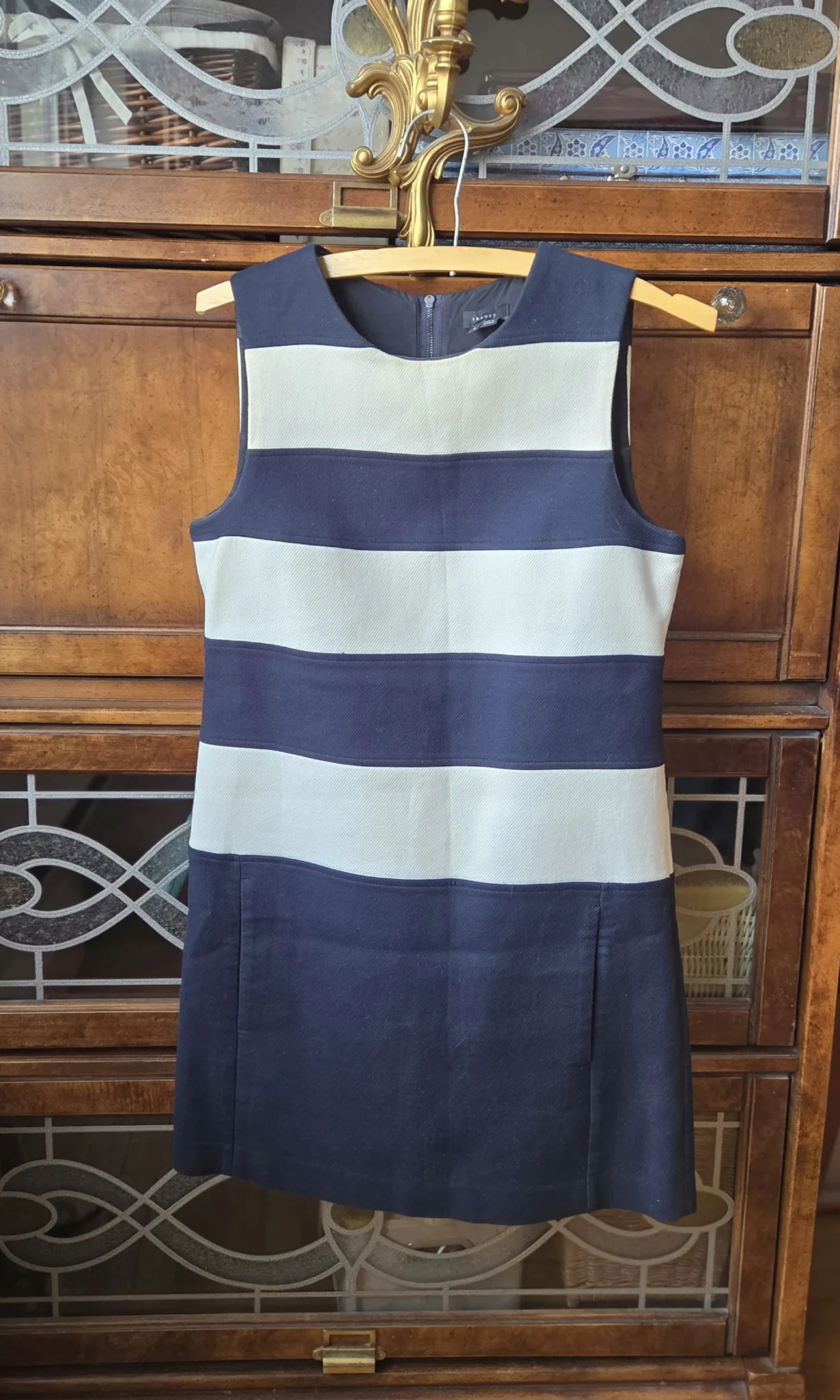 Featured image for THEORY- Magnificent navy blue and white dress