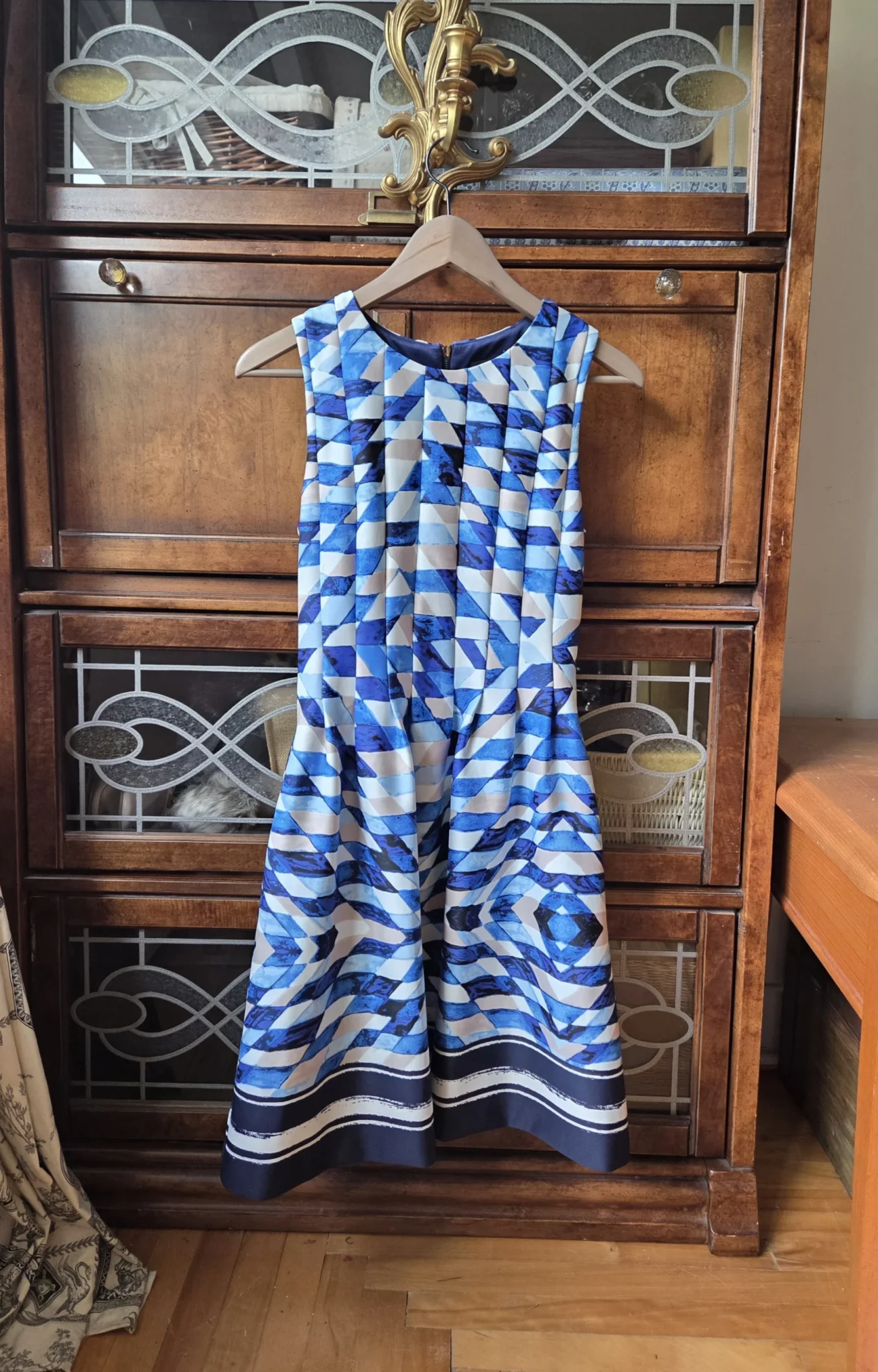 Image for Vince Camuto Robe cintrée sans manches