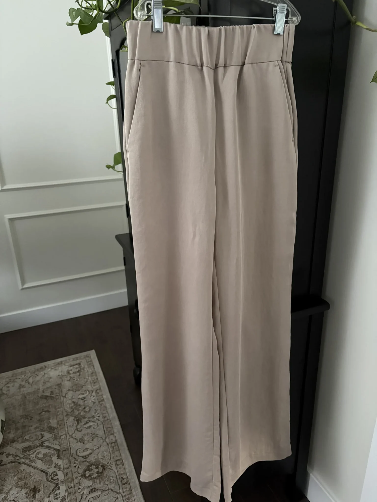 Featured image for H&M wide-leg trousers