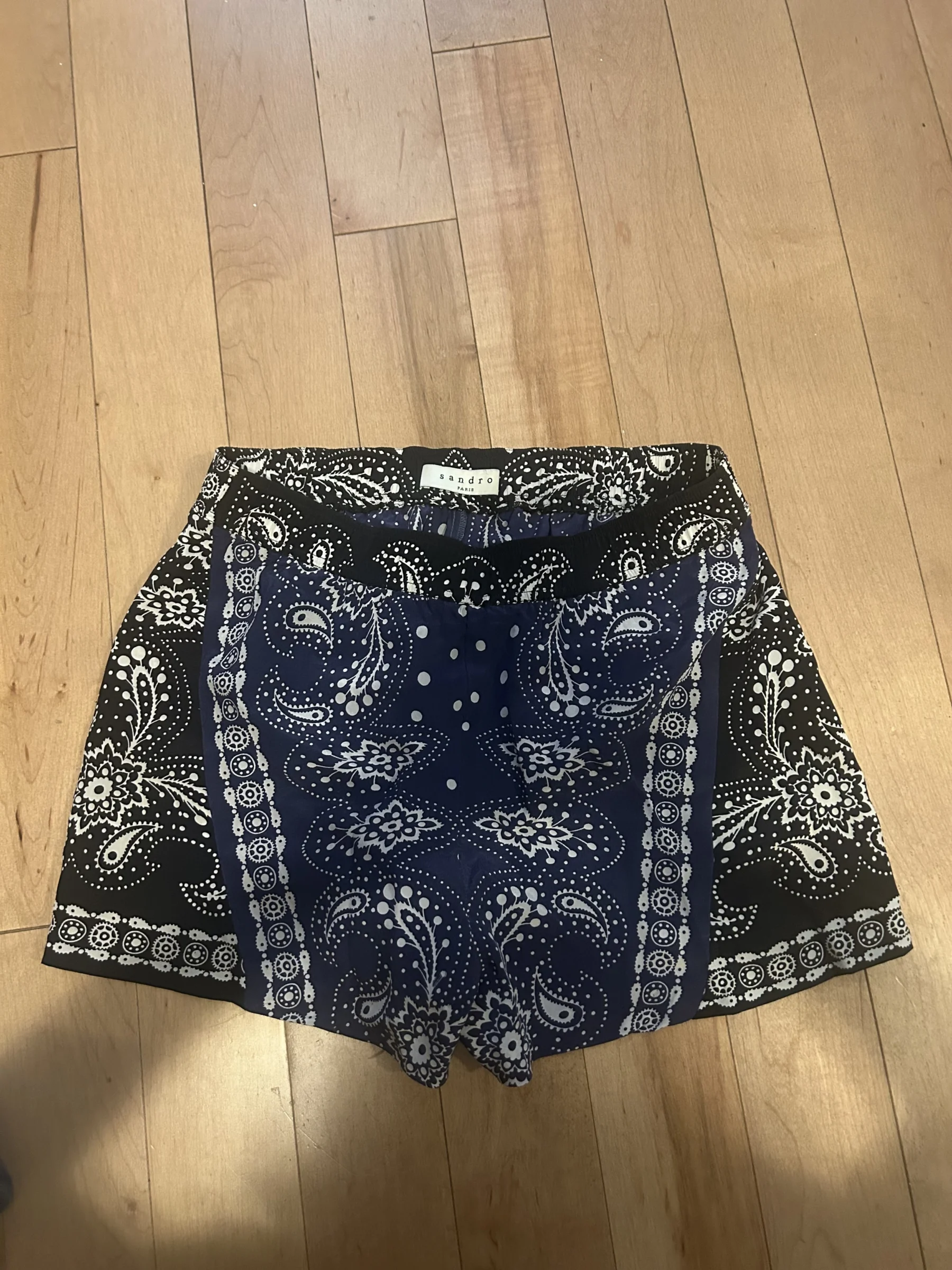 Short Sandro Bandana soie T36 Sandro seconde main