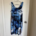 Thumbnail for Robe d’été tons bleu lumineux