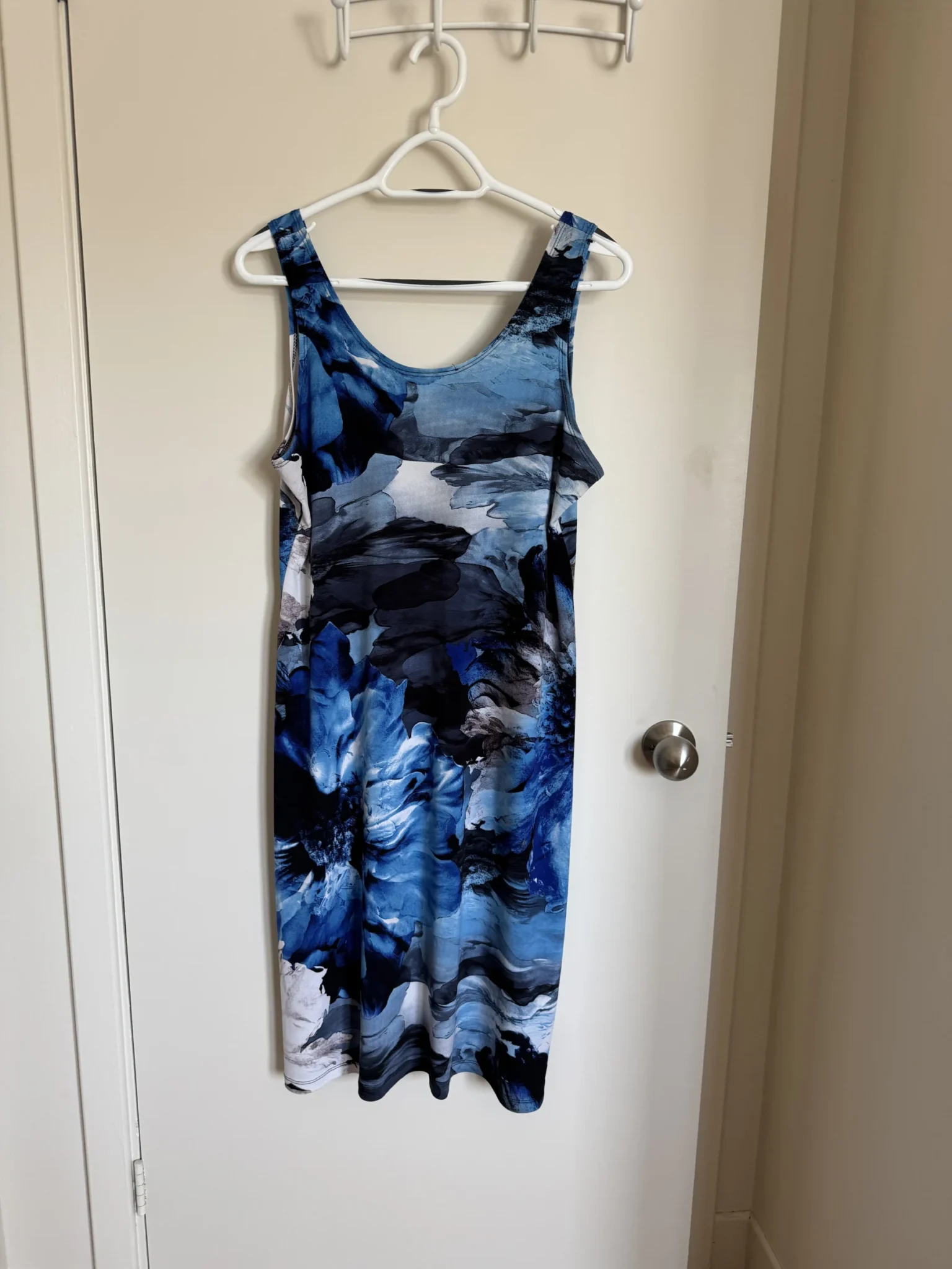 Image for Robe d’été tons bleu lumineux