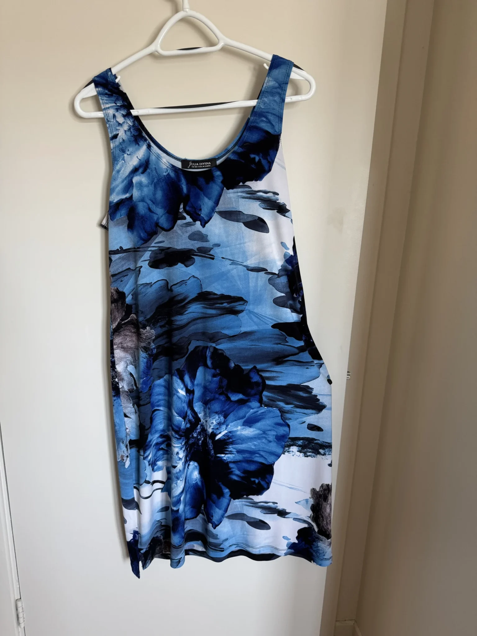 Image for Robe d’été tons bleu lumineux
