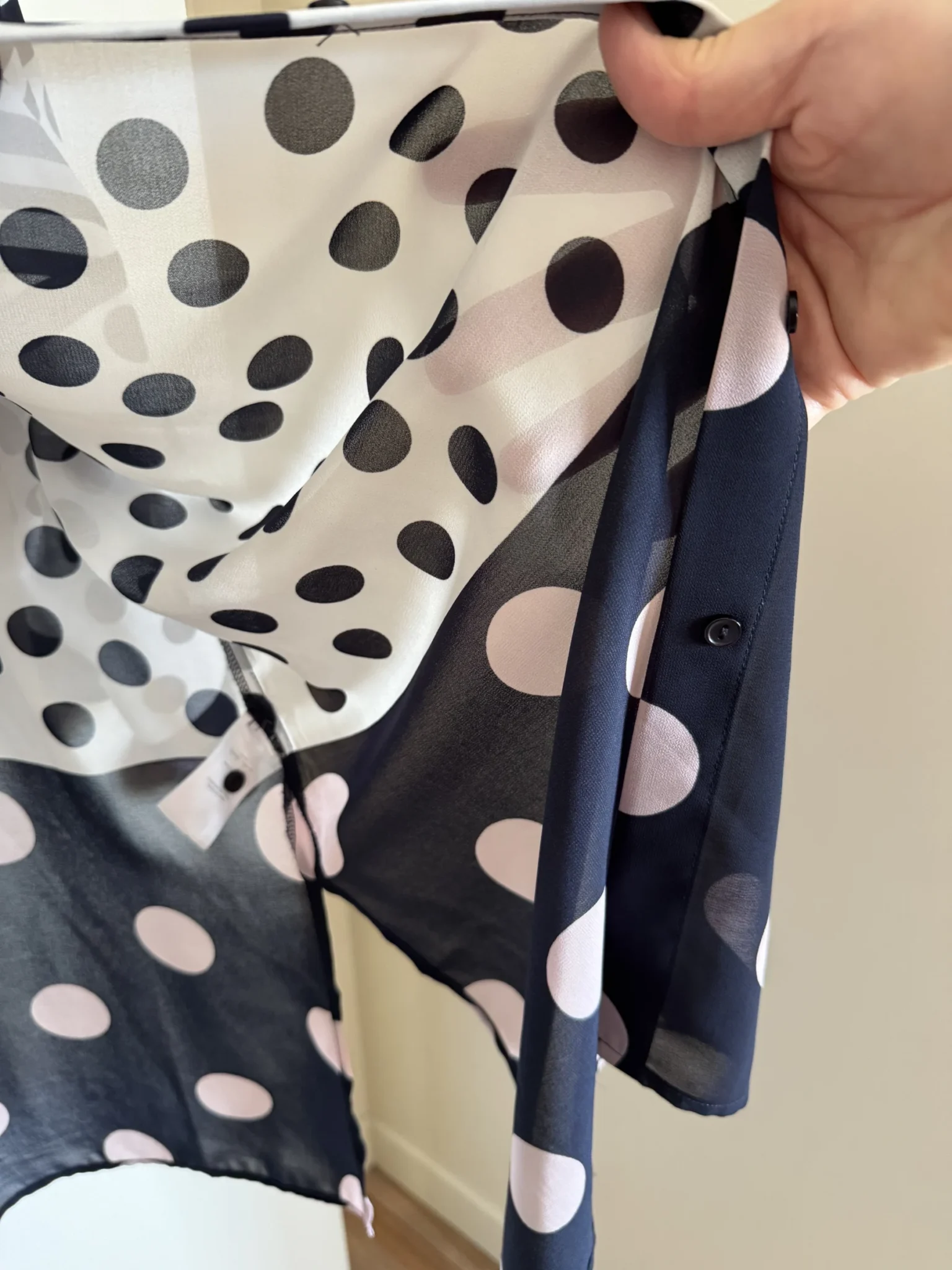 Image for Blouse translucide, polyvalente