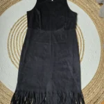 Featured thumbnail for Robe noire imitation suède à franges longues au bas