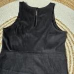 Thumbnail for Robe noire imitation suède à franges longues au bas