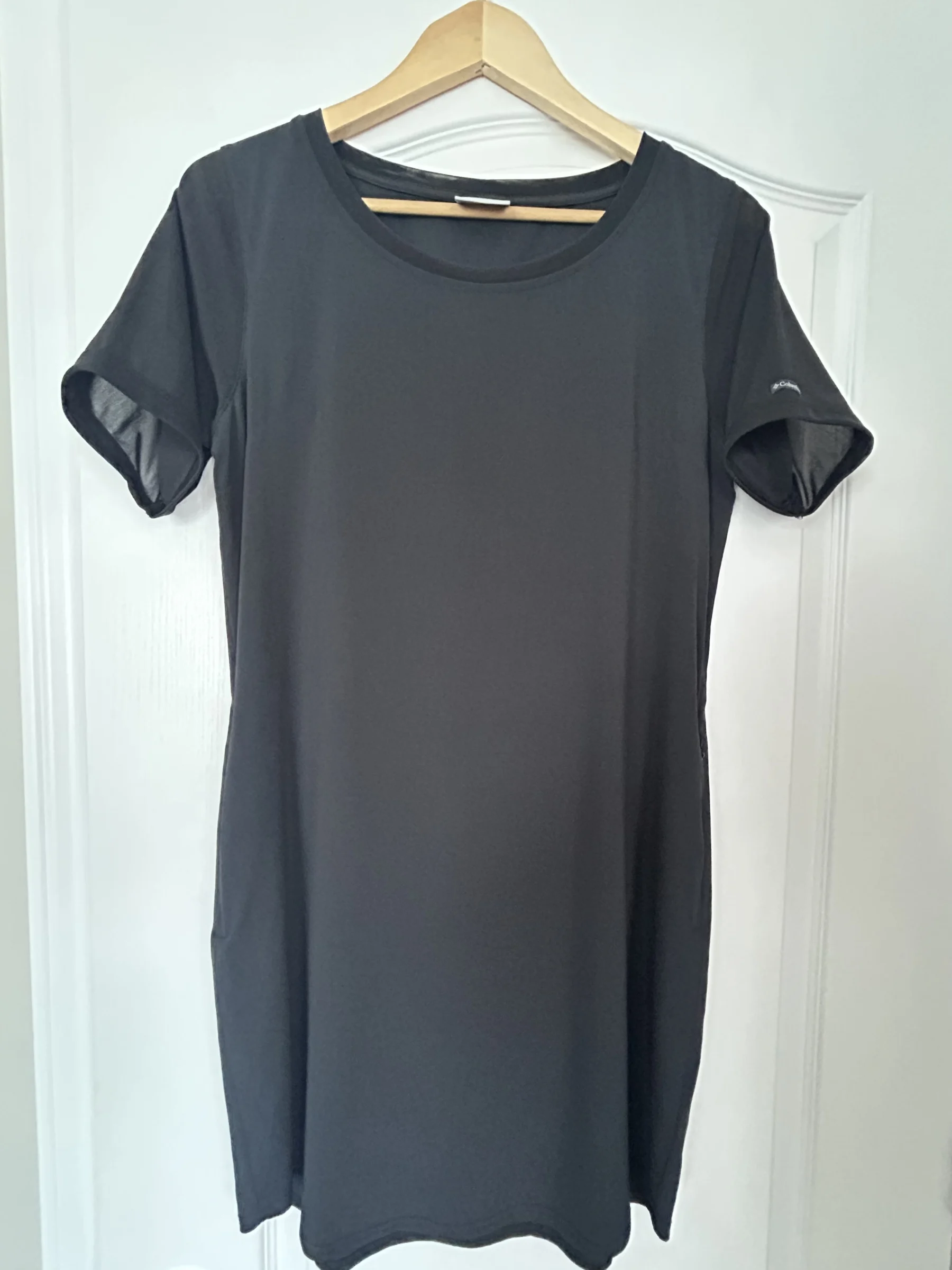 Robe noire légère Columbia seconde main
