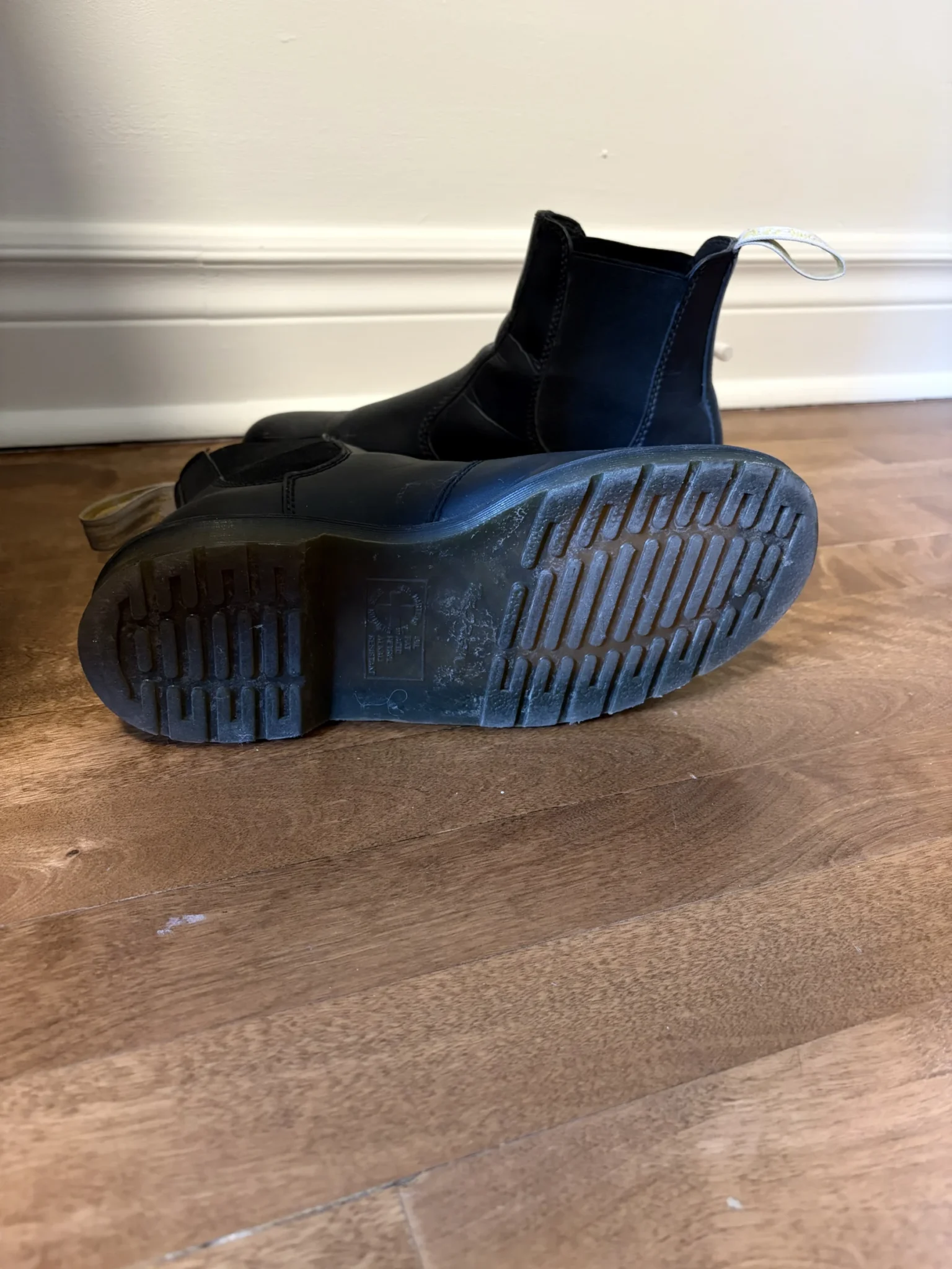 Image for Chelsea Boots Dr Martens Vegan