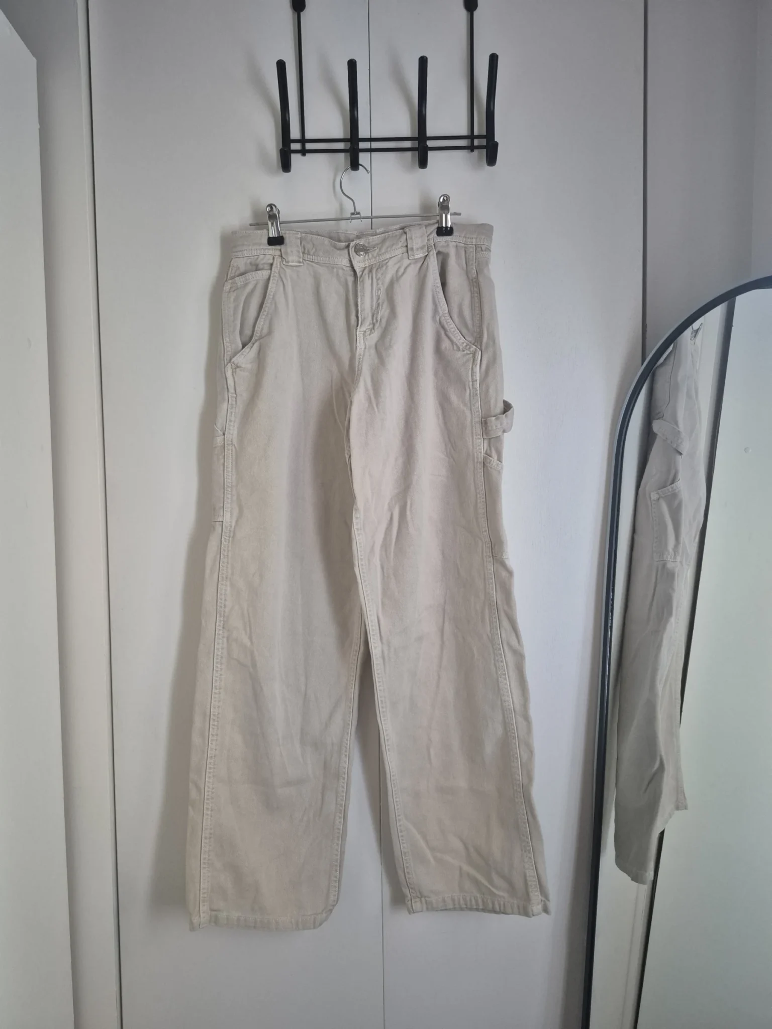 Featured image for Pantalon beige cargo Garage grandeur 0