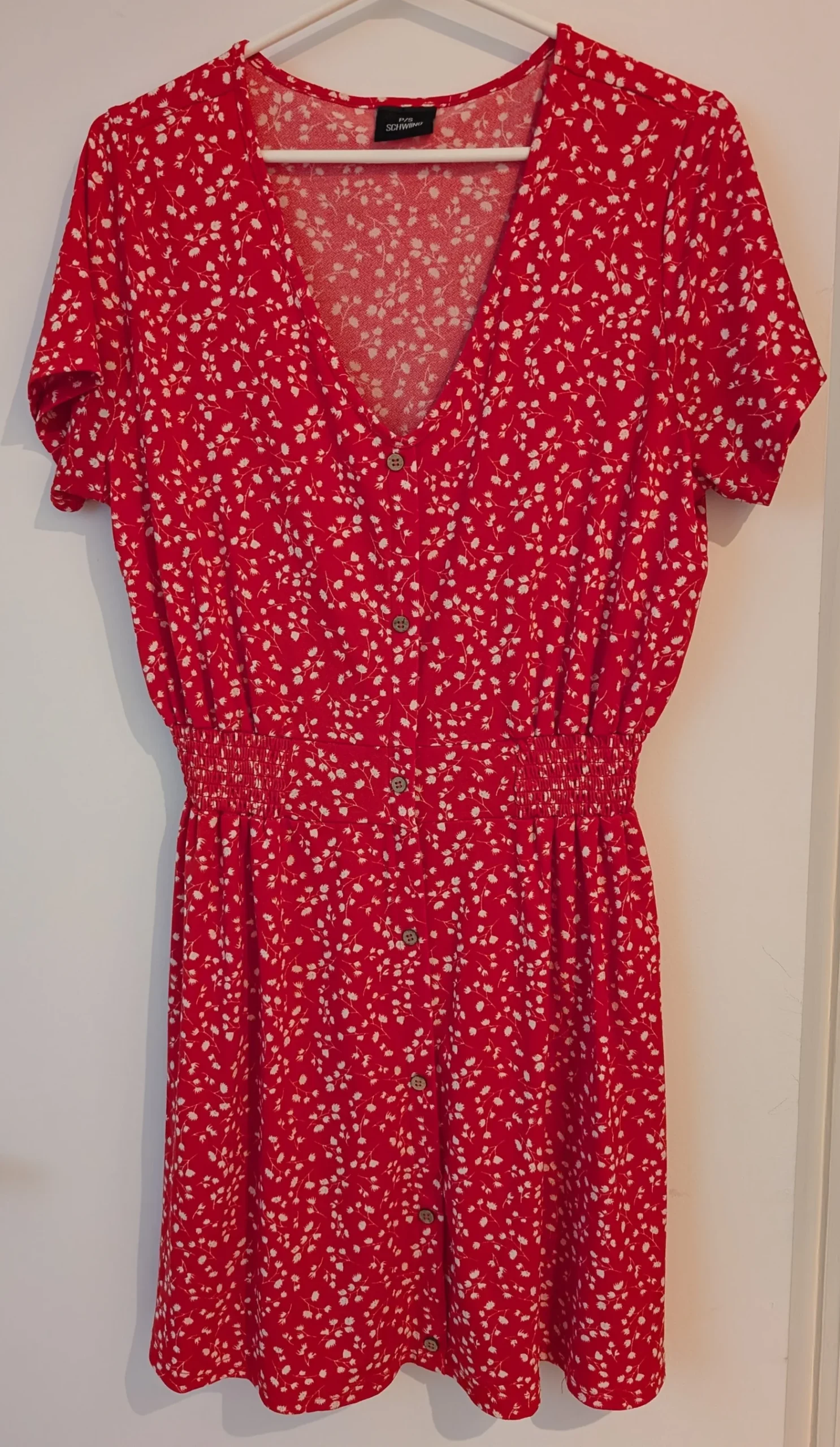 Robe mi-courte rouge à imprimé fleuri blanc Schwiing seconde main