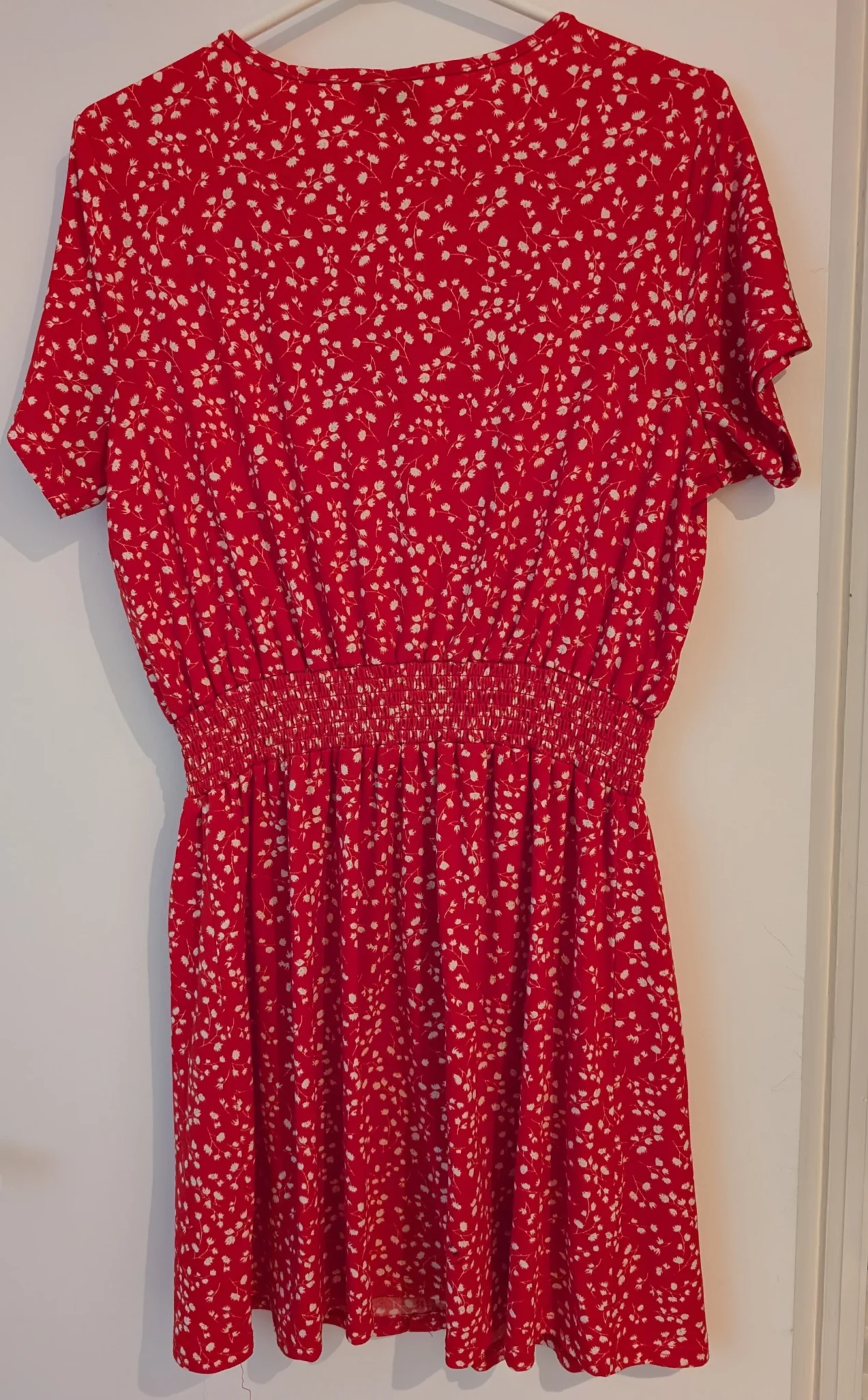 Image for Robe mi-courte rouge à imprimé fleuri blanc