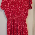 Thumbnail for Robe mi-courte rouge à imprimé fleuri blanc