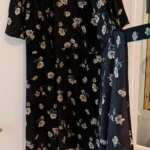 Thumbnail for Robe portefeuille noire à imprimé fleuri