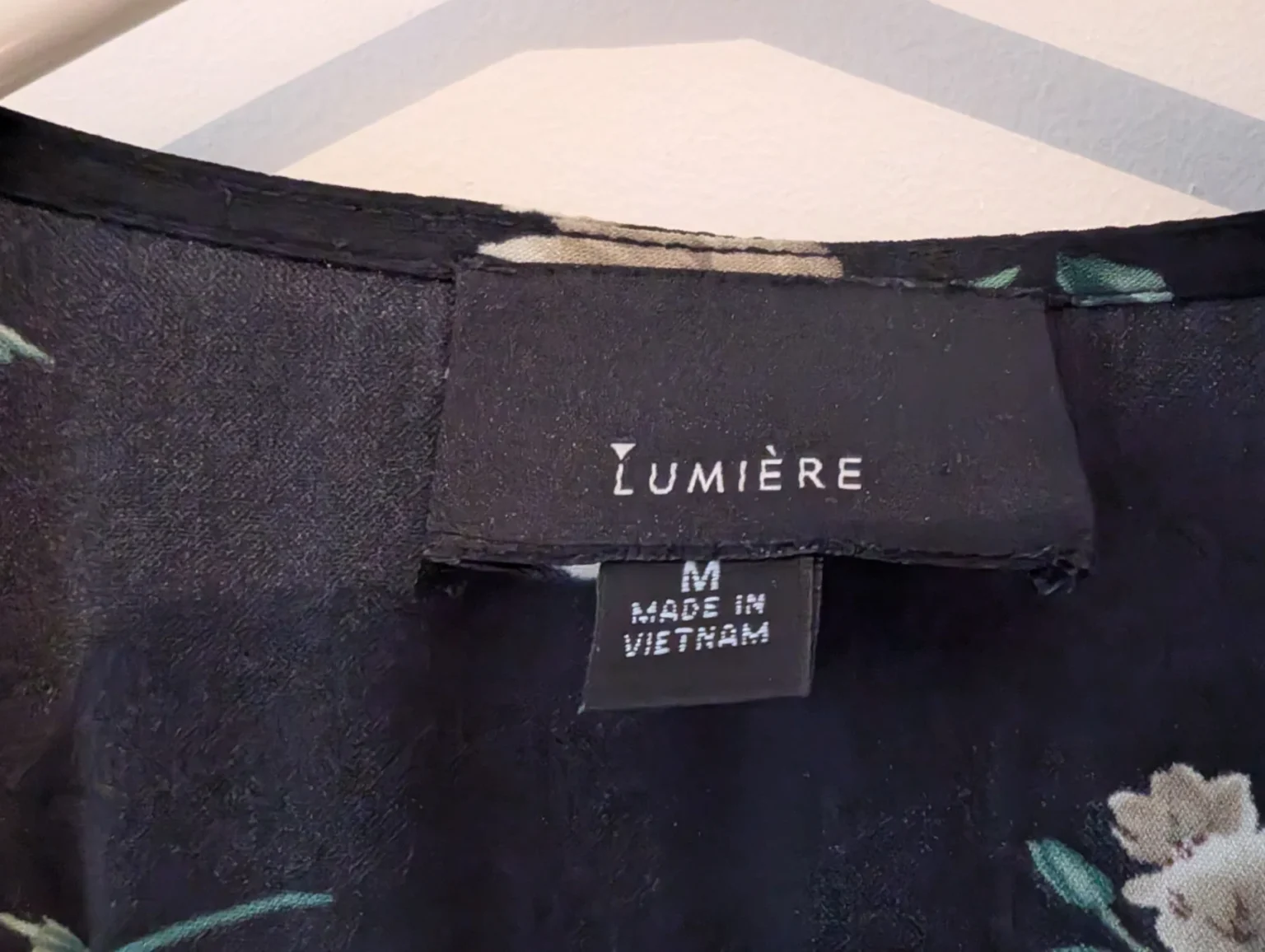 Image for Robe portefeuille noire à imprimé fleuri