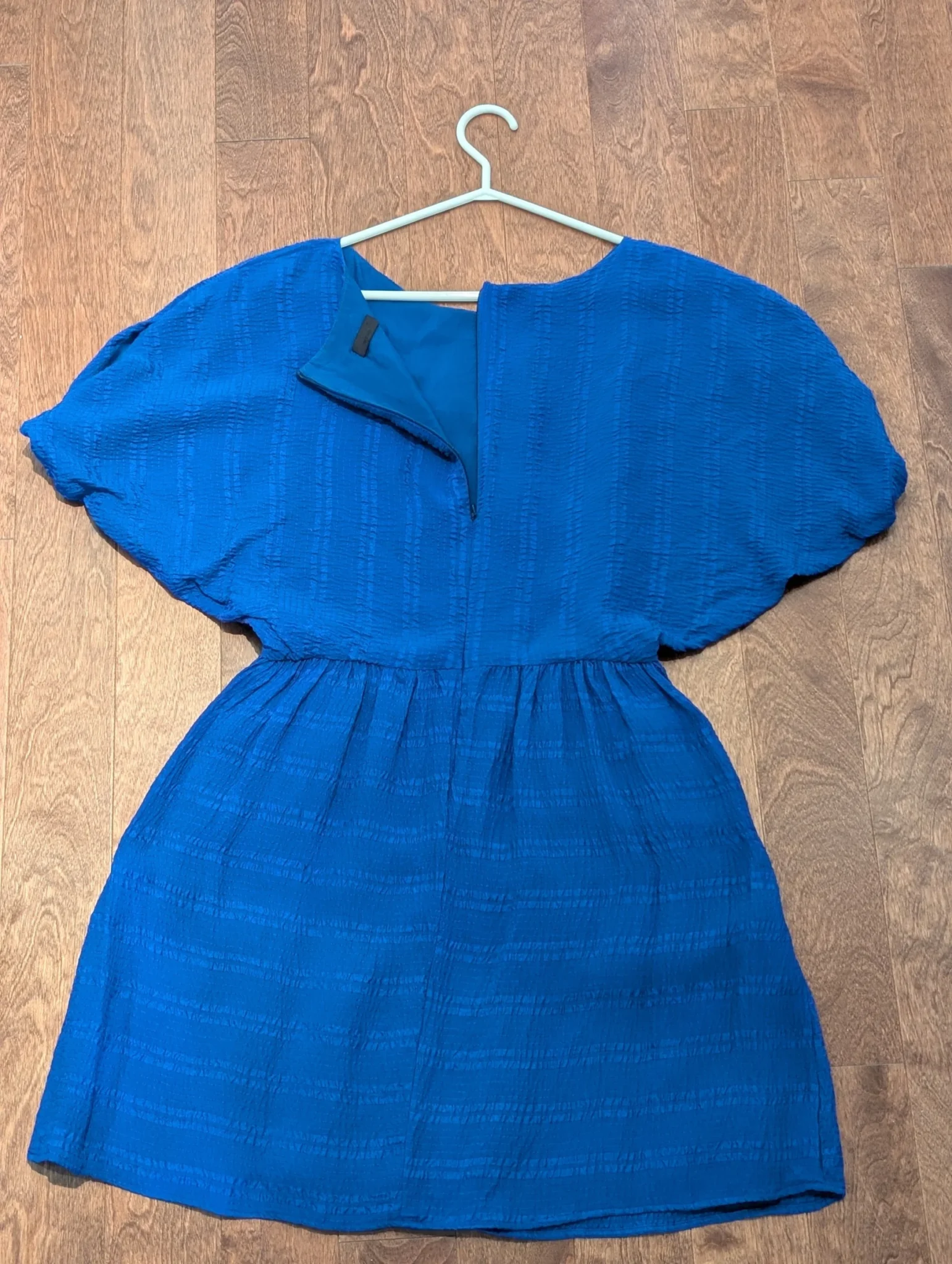 Image for Robe courte bleu roi texturée