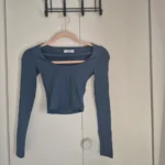 Featured thumbnail for Chandail Aritzia babaton XXS