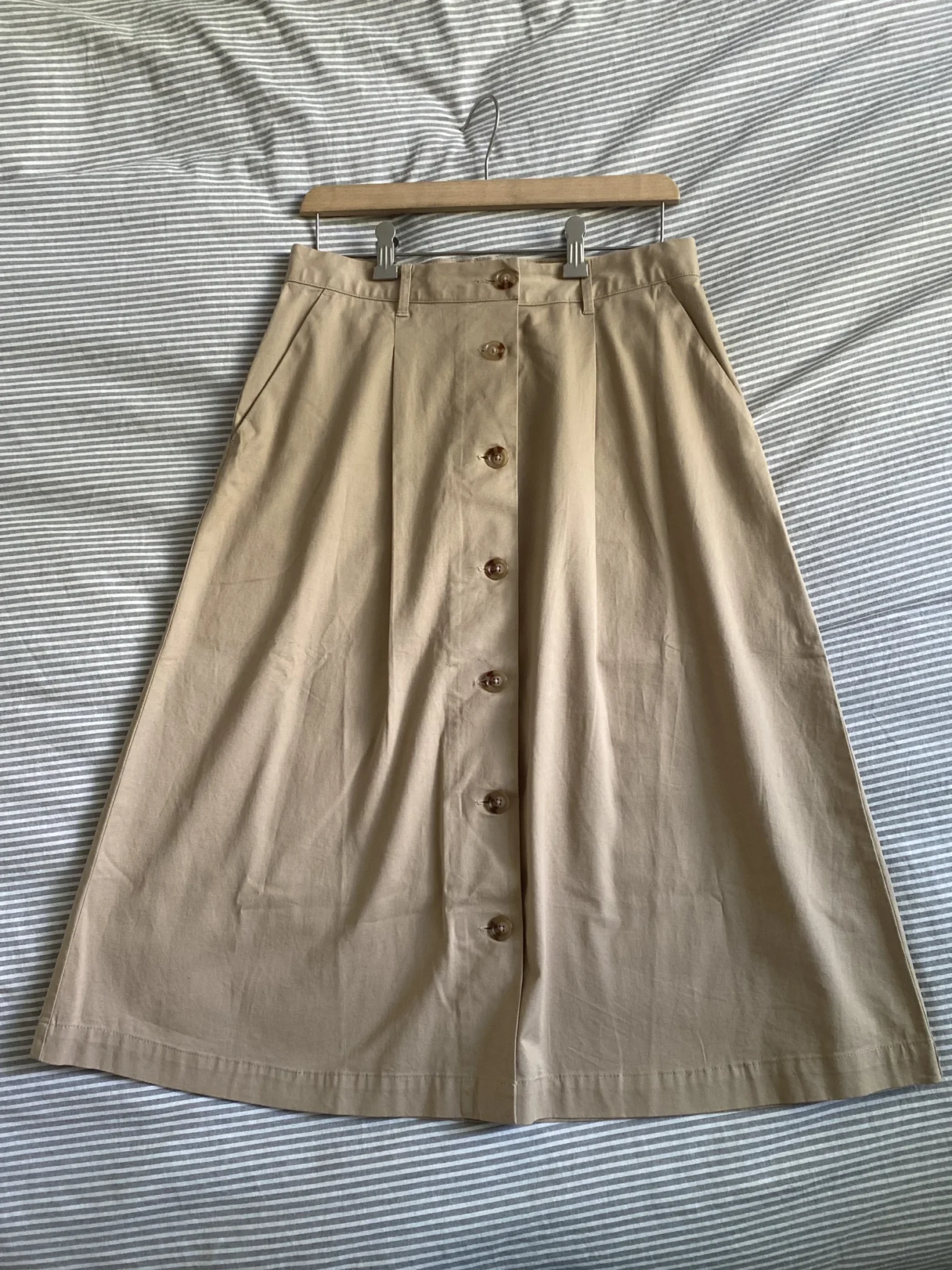 Image for Jupe à boutons beige longue