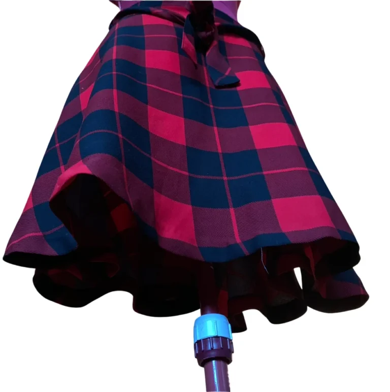 Image for ICÔNE – Jupe Midi à Carreaux Rouges – Taille XL