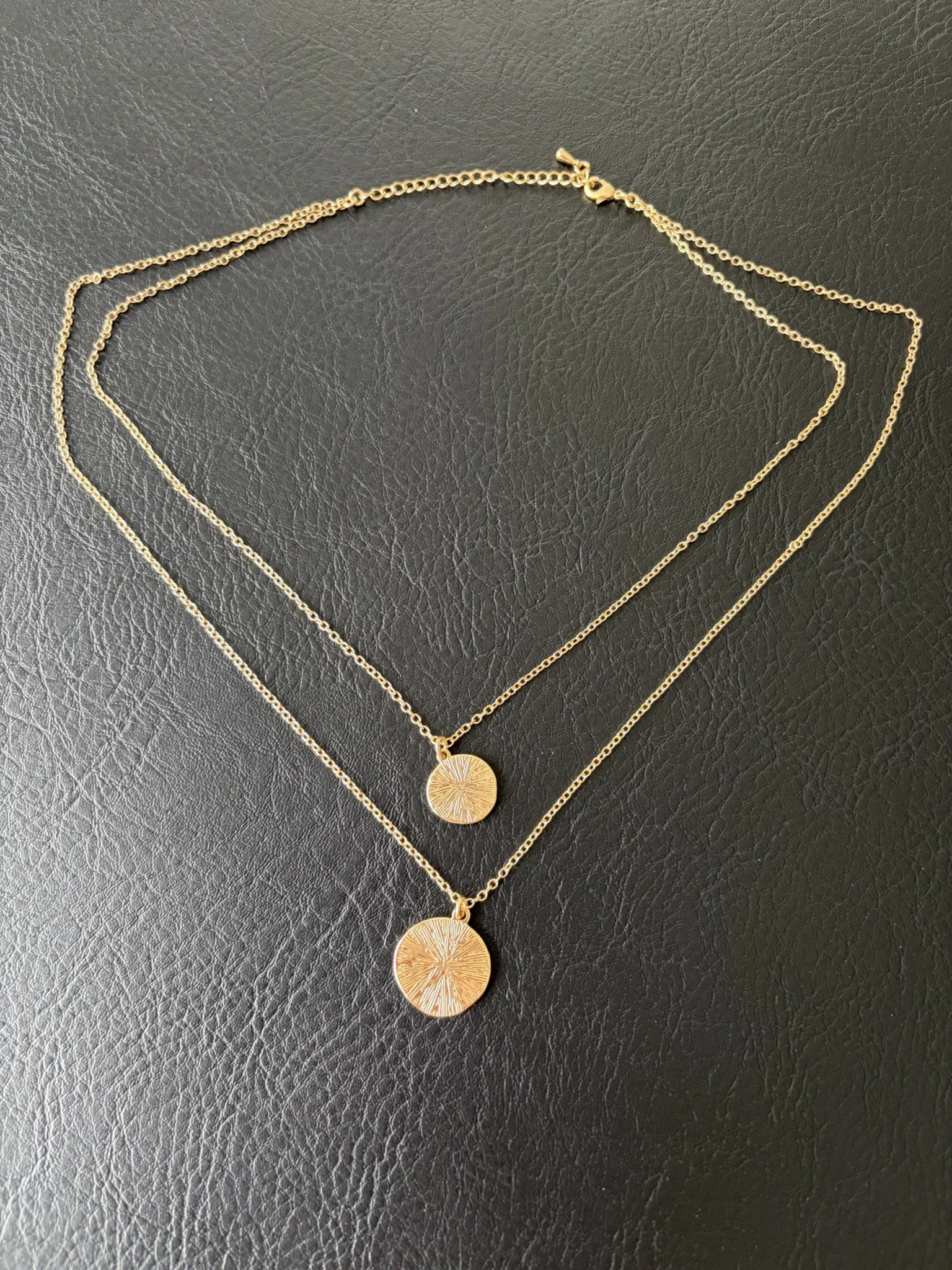 Image for Collier double médaillon Amber Sceats