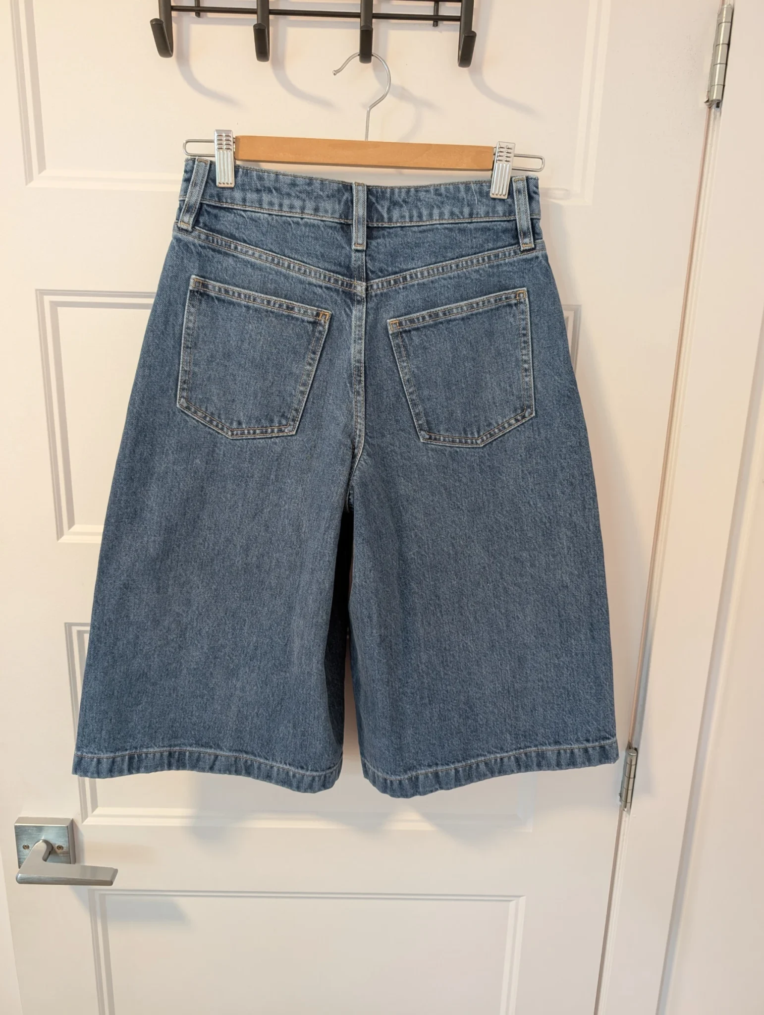 Image for Aritzia/Wilfred Short "Publicity" Sz 24