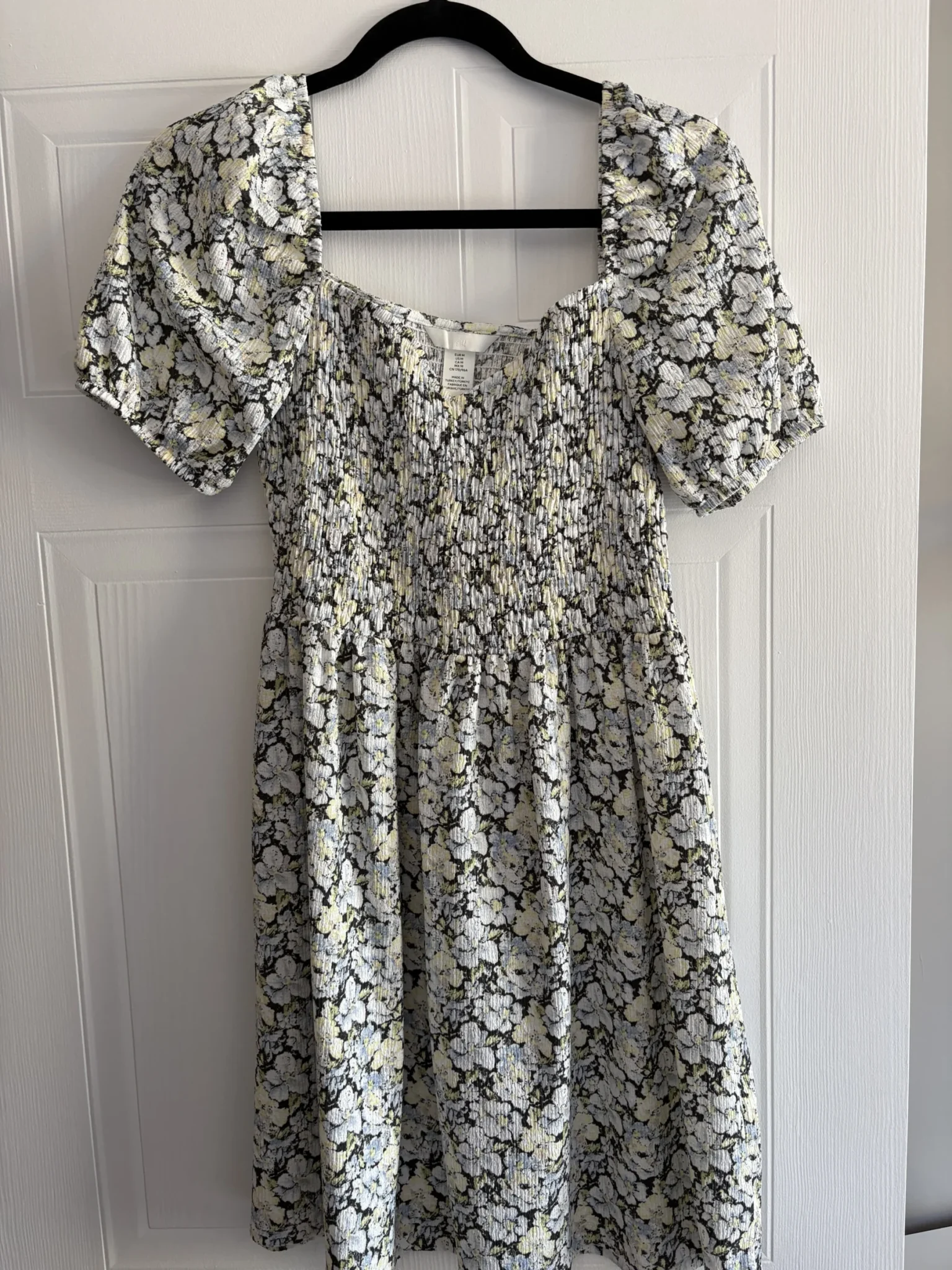 Featured image for Robe courte fleurie bohème