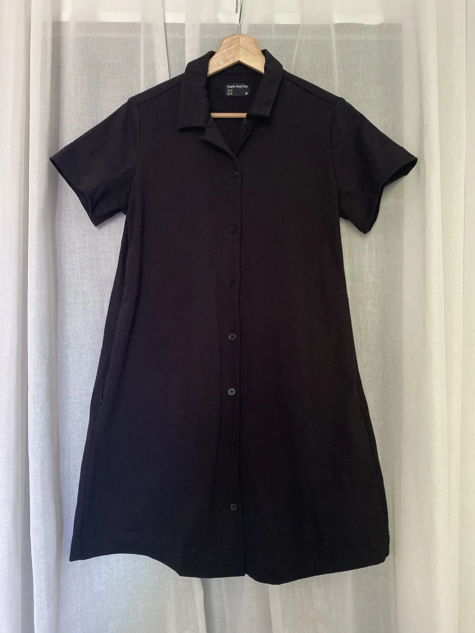 Featured image for Robe noir avec poche