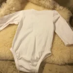Thumbnail for Beau cache couche « trois moutons » manches longues soyeux bébé filles, 9 mois