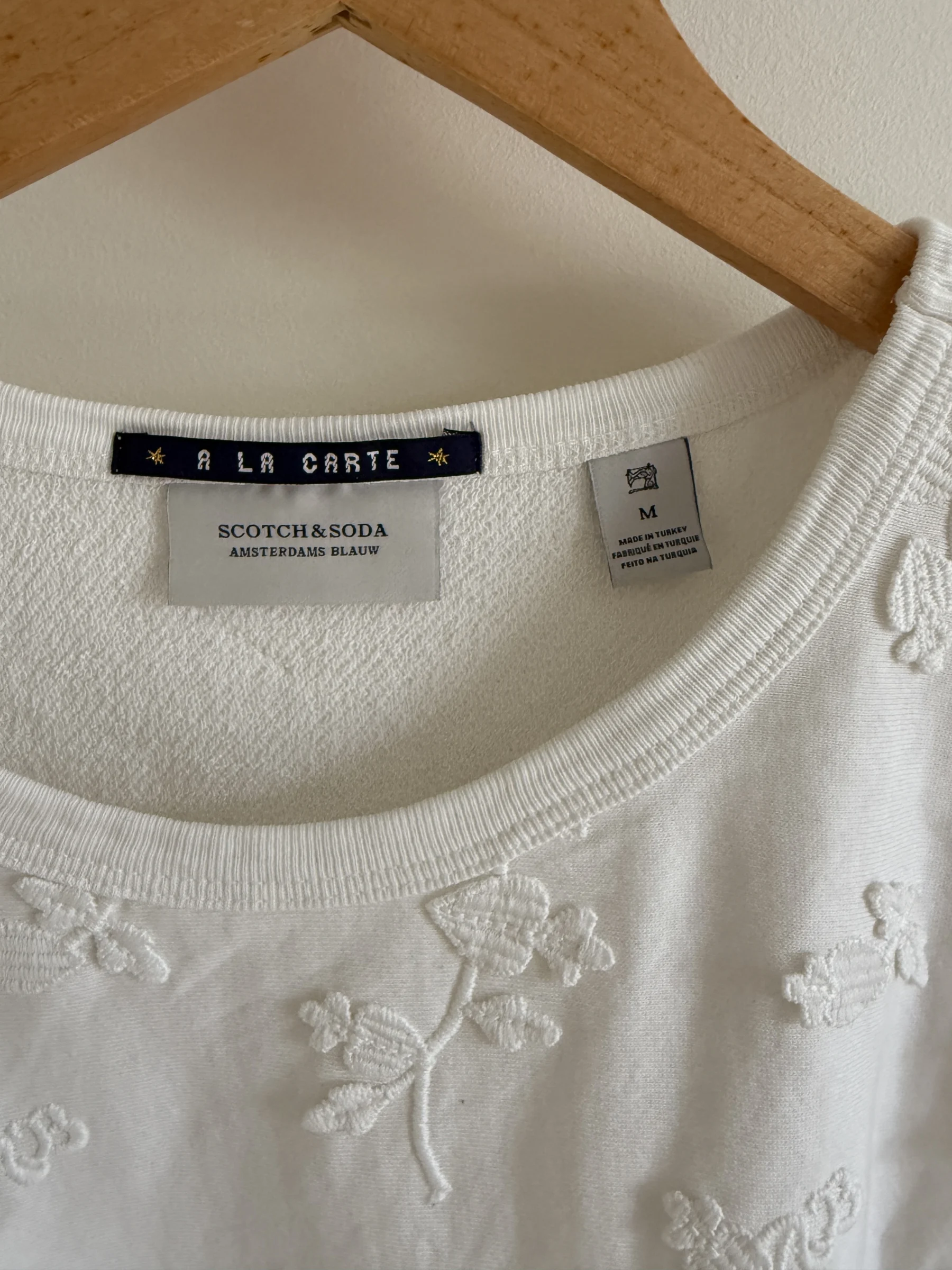 Chandail manches 3/5 avec appliqués Scotch and Soda seconde main