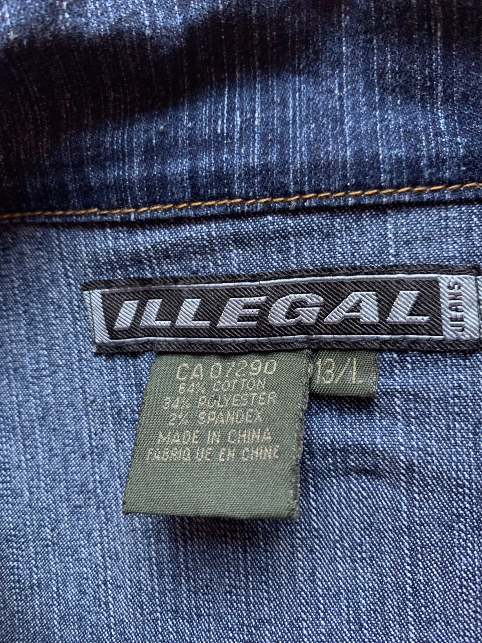 Image for ILLEGAL JEANS Chemise denim bleu manches courtes et boutonnée– Grand