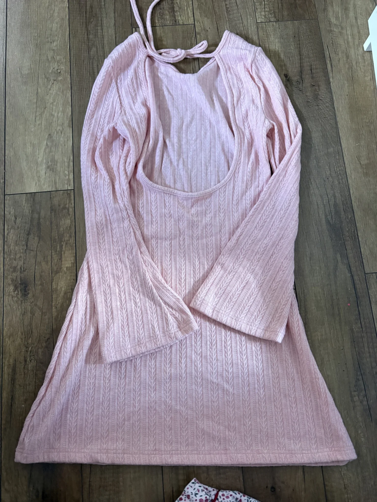 Image for Robe rose dos ouvert