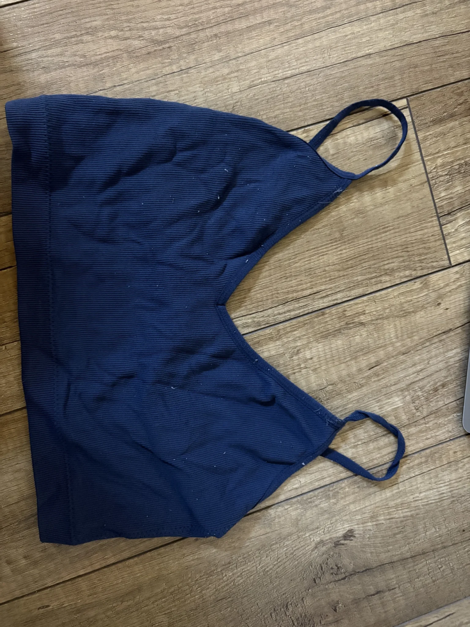 Featured image for Camisole bleu Garage