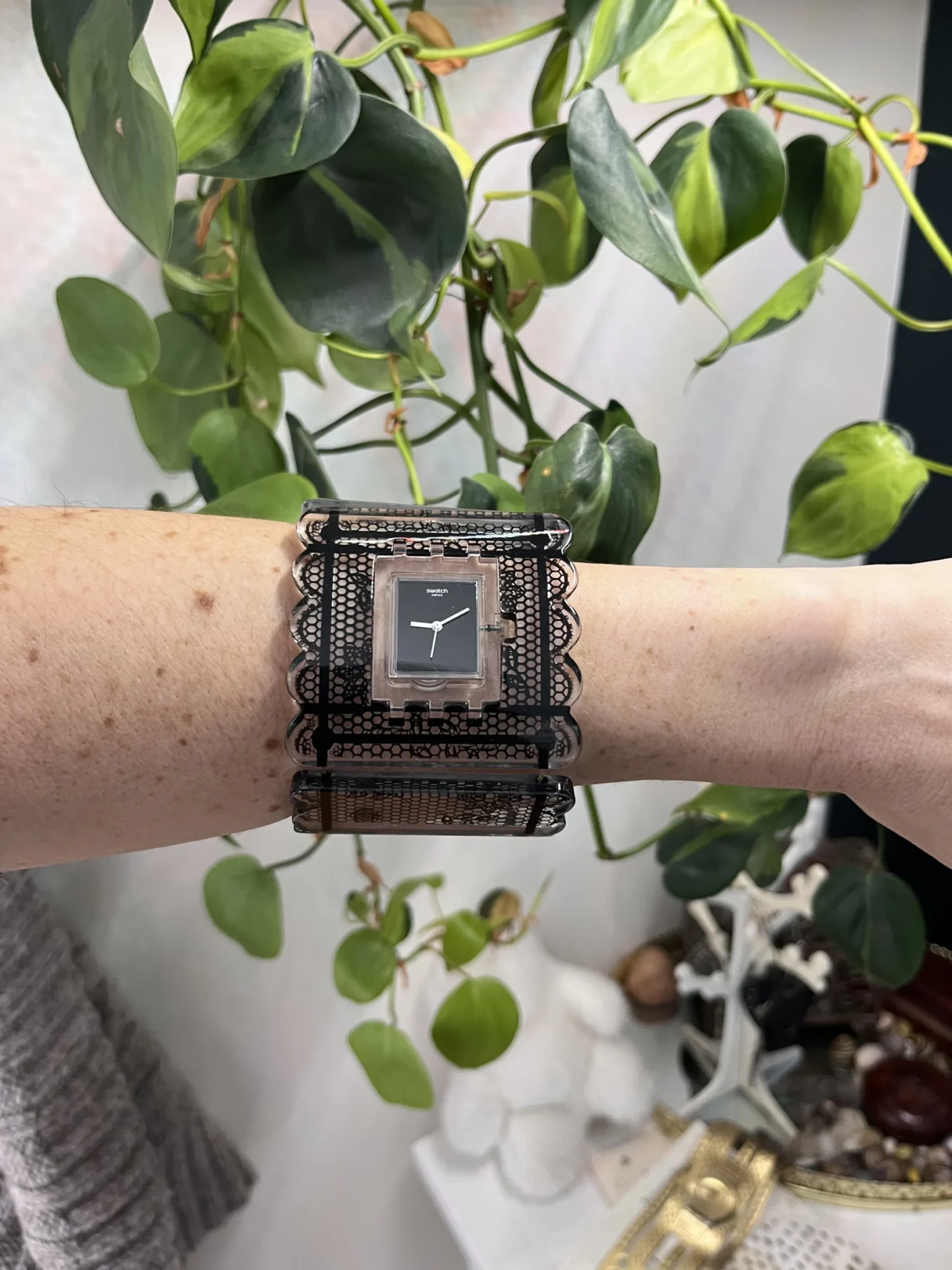 Featured image for Montre dentelle Swatch