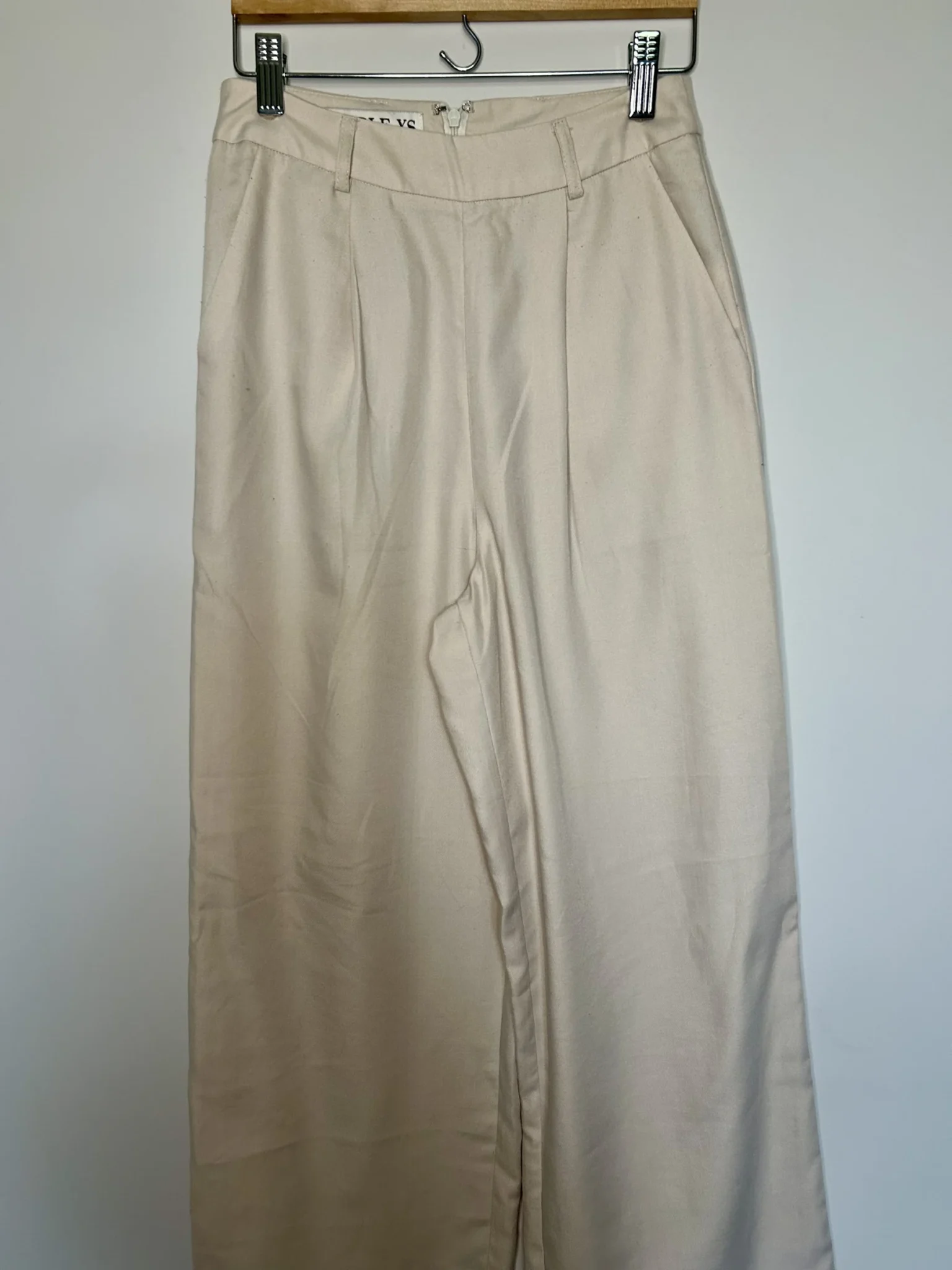 Featured image for Trousers crème
