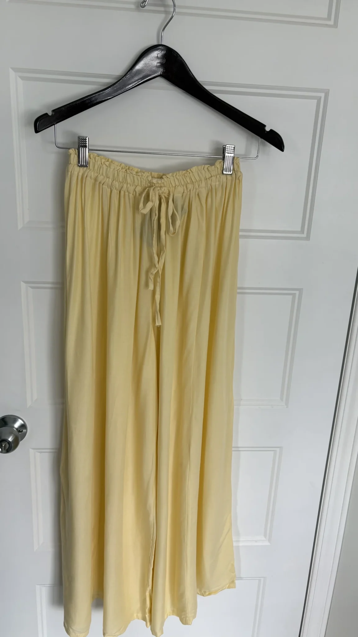 Featured image for Pantalon fluide long et très ample Bananas Ananas