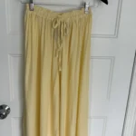 Featured thumbnail for Pantalon fluide long et très ample Bananas Ananas