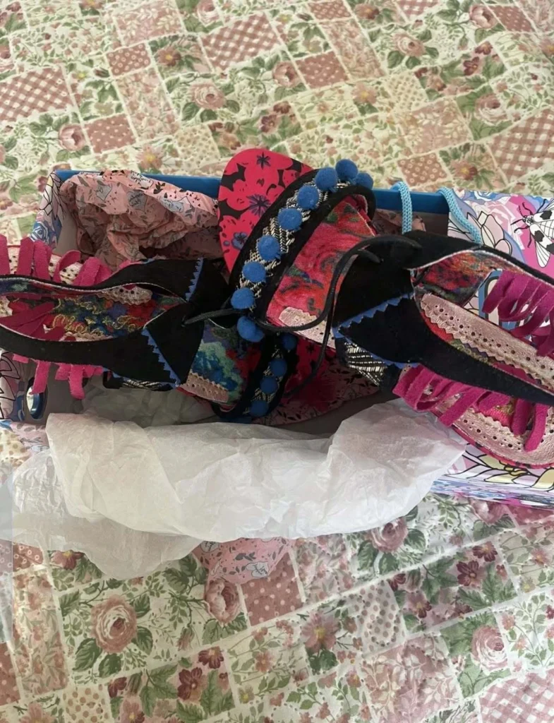 Featured image for Sandale irregular choice 39 neuf avec boite