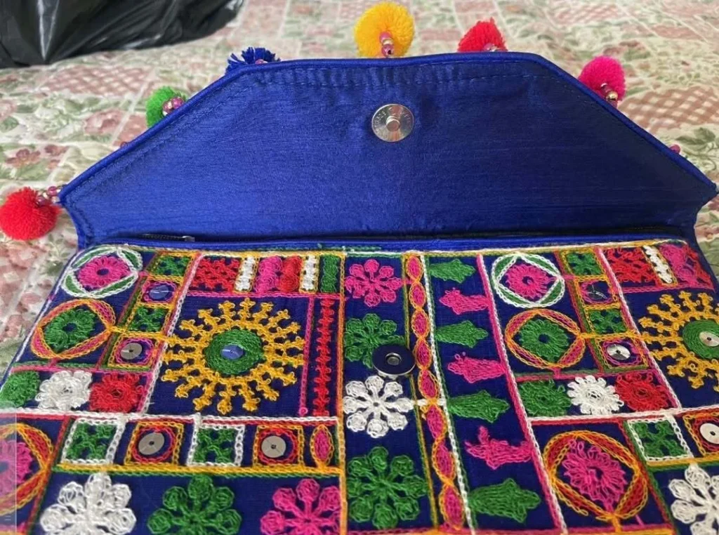 Image for Pochette fabriqué à main