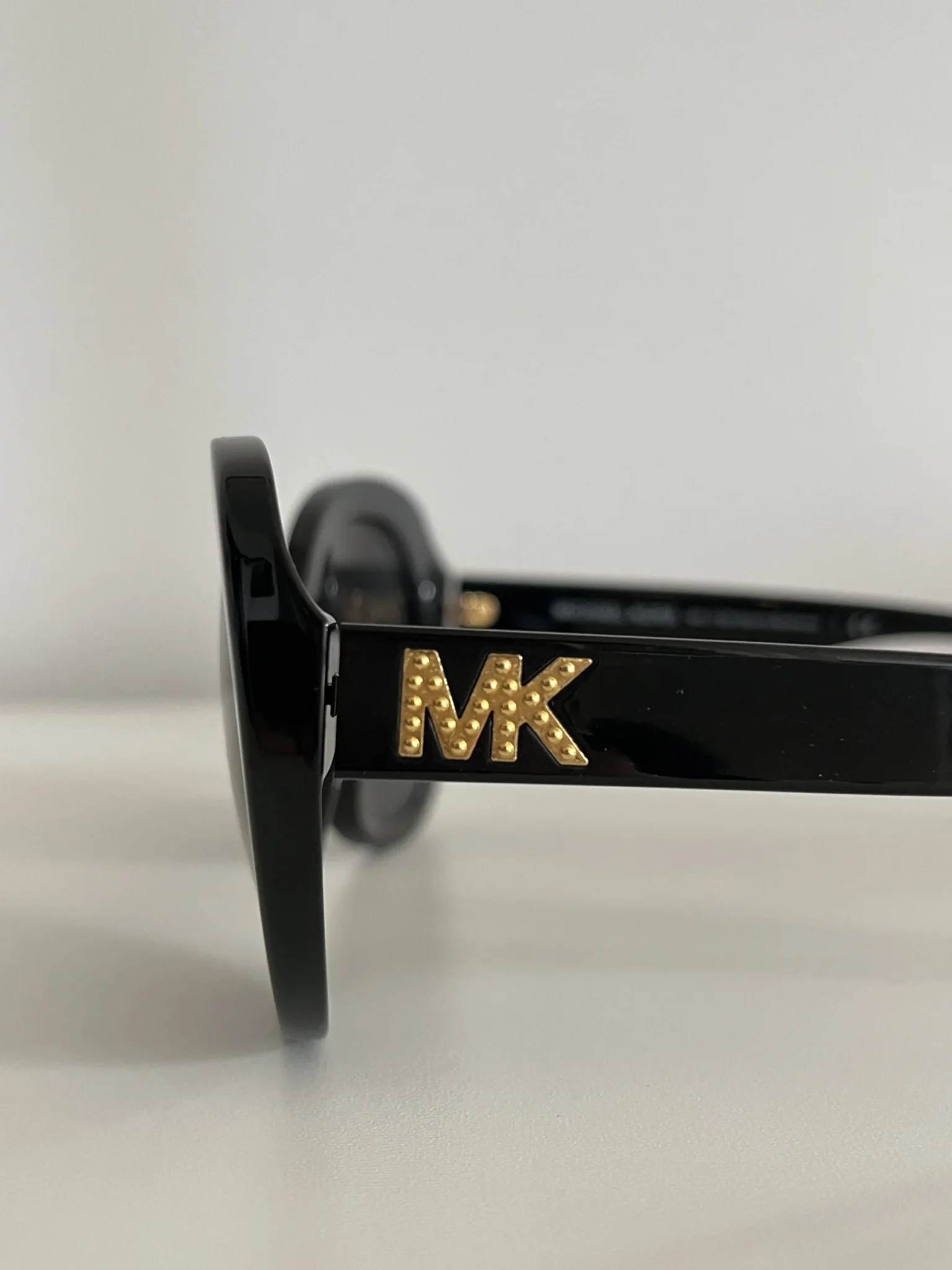 Image for Lunette de soleil Michael Kors noir sans correction
