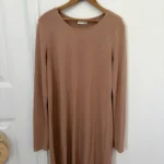 Featured thumbnail for Robe Aritzia